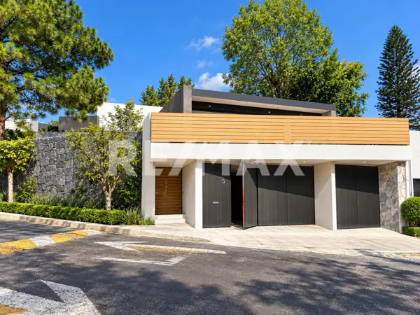 Casa en Venta en Jardines del Pedregal a Espaldas de la Plaza San Jerónimo — foto 1 de 31