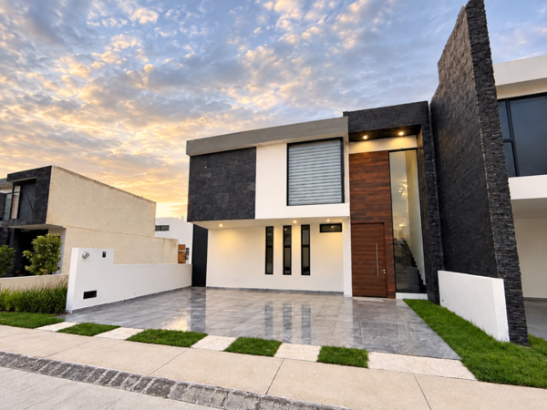 Venta Casa en Abadía con Recámara en Pb — foto 1 de 16