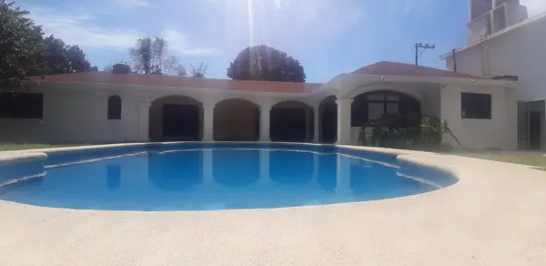 Casa en Venta de un Nivel en Fraccionamiento Lomas de Cuernavaca, Morelos JX — foto 1 de 28
