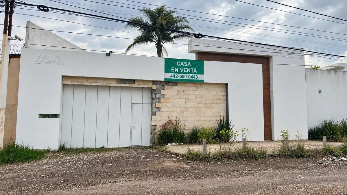 Vista principal de Casa en venta en Santiago Momoxpan, 3 recámaras, amplio terreno y garaje