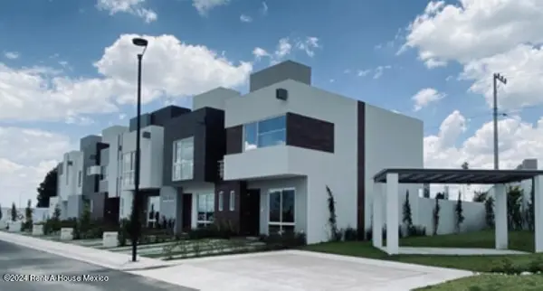 Casa en venta en San Miguel Zinacantepec Centro, Zinacantepec — foto 2 de 25