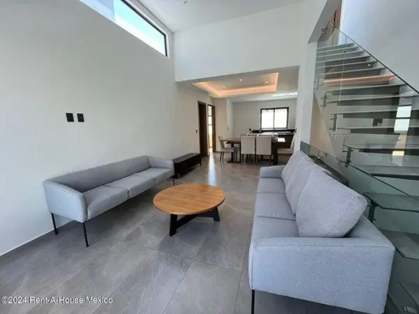 Casa en venta en Cuajimalpa de Morelos Cuajimalpa ZG 24-1700 — foto 1 de 18