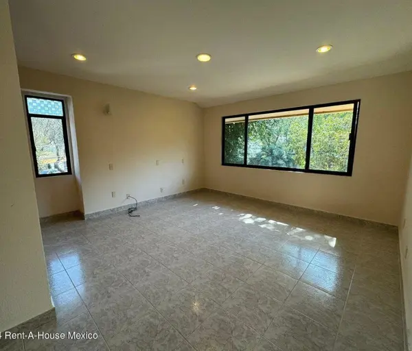 Casa en venta en Prado Coapa 1A Sección, Tlalpan — foto 2 de 37
