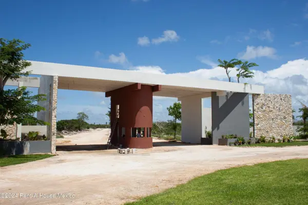 Terreno en Venta en Conkal Yucatan MIA 25-498 — foto 1 de 17