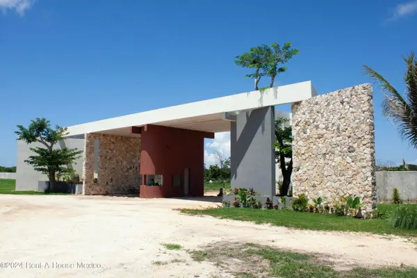 Terreno en Venta en Carretera Conkal - Chicxulub, Conkal RU 25-498. — foto 1 de 17
