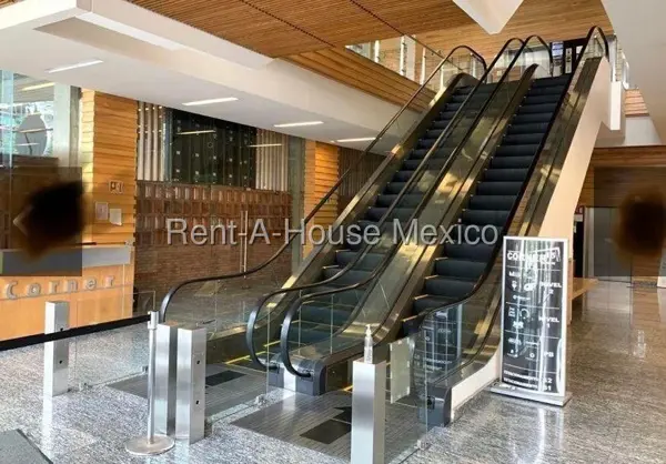 Local Comercial en Renta en Avenida Juan Salvador Agraz, Santa Fe Cuajimalpa RU 26-23. — foto 1 de 15