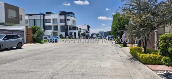 Casa en venta en Lomas Verdes, Naucalpan de Juárez — foto 2 de 47