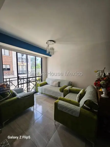 Departamento en Venta en Calzada San Isidro, San Pedro Xalpa RU 26-327. — foto 1 de 17