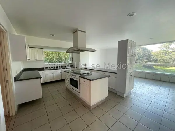 Casa en Venta en Calle Paseo de Valle Escondido, Club de Golf Vallescondido RU 25-2237. — foto 1 de 31