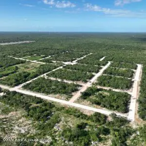 Terreno en Venta en Chicxulub ,Chicxulub Pueblo JL 25-155. — foto 1 de 18