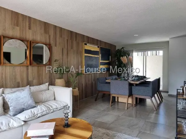 Casa en Venta en Boulevard Valle de San Pedro, Ojo de Agua RU 26-600. — foto 1 de 17