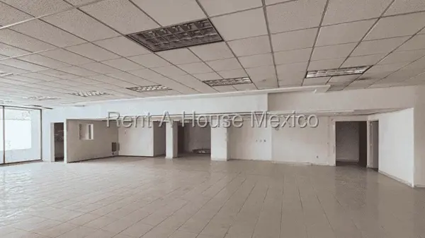 Local Comercial en Renta en Calle Via Morelos Santa clara, Santa Maria Tulpetlac RU 26-646. — foto 1 de 12