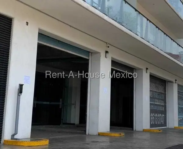 Local Comercial en Venta en Andador calzada México Tacuba, Anahuac RU 25-2411. — foto 1 de 12