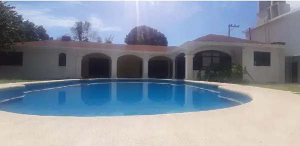 Casa en Venta en Lomas de Cuernavaca, Morelos - Amplia y Bien Ubicada — foto 1 de 10