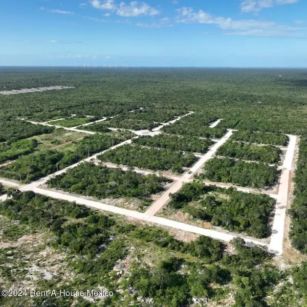 Terreno en Venta en Chicxulub Pueblo, Chicxulub MA 25-155. — foto 1 de 16