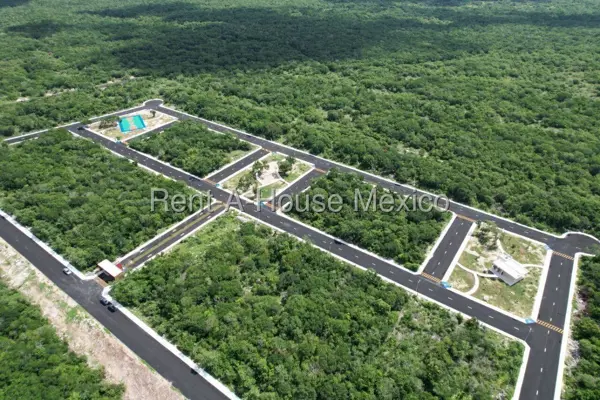 Terreno en venta en Pueblo Sierra Papacal, Mérida — foto 3 de 12
