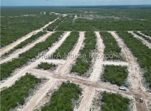 Terreno en venta en Pueblo Chicxulub Puerto, Progreso — foto 2 de 12