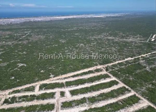 Terreno en venta en Pueblo Chicxulub Puerto, Progreso — foto 2 de 12