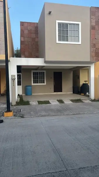 Casa en Valle Esmeralda Residencial, Altamira, Tamaulipas — foto 1 de 9