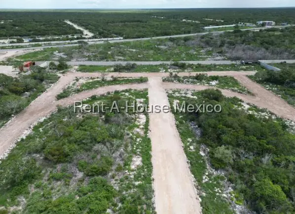 Terreno en Venta en Cerrada Carretera Merida, Chicxulub RU 26-925. — foto 1 de 23