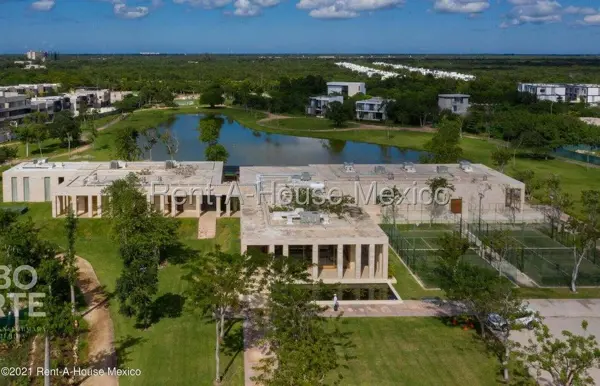 Terreno en venta en Fraccionamiento Cabo Norte, Mérida — foto 2 de 28