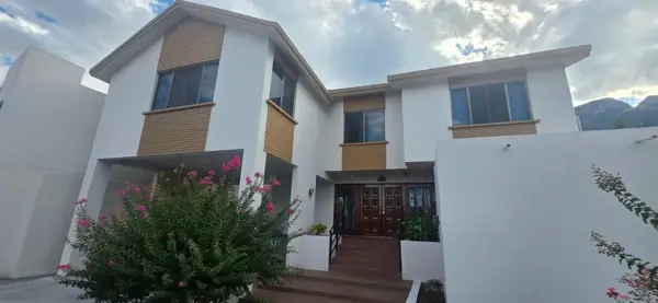Casa en venta Cumbres 3° Sector, terreno de 375 m² — foto 1 de 18