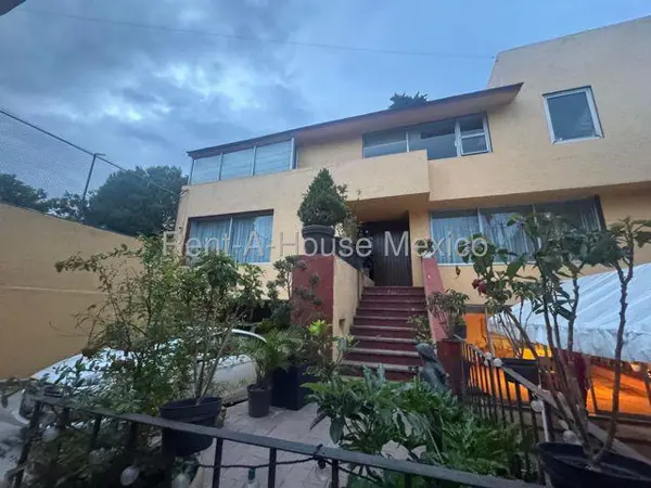 Casa en venta en Heroes De La Revolución, Naucalpan de Juárez 26-900 MM — foto 1 de 37