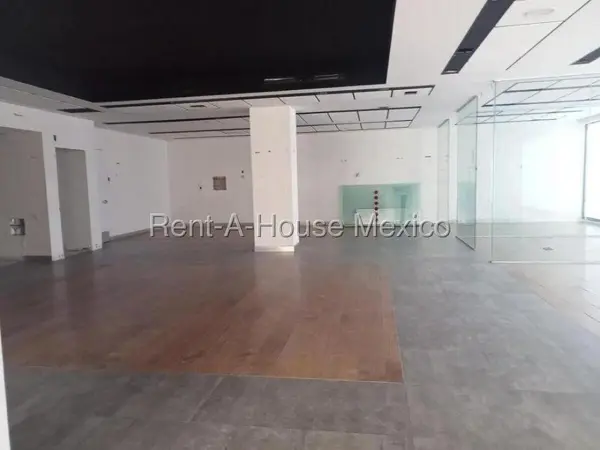 Local Comercial en Renta en Boulevard Toluca, San Francisco Cuautlapan RU 25-2784. — foto 1 de 15