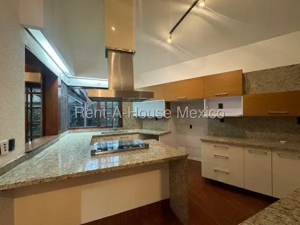 Casa en Venta en Club de Golf Vallescondido, Atizapan de Zaragoza NF 25-1558. — foto 1 de 35