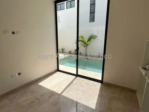 Casa en renta en Sin colonia, Conkal — foto 3 de 12