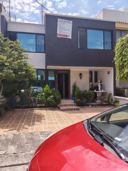 Casa en Venta en Joyas del Pedregal, Coyoacán — foto 1 de 40