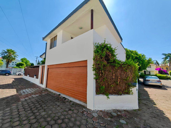 Residencia en Venta 2 Niveles , Estilo Californiano en Zavaleta — foto 1 de 22