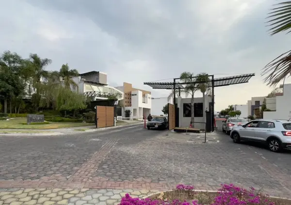 Casa en Venta en Angelopolis — foto 1 de 31