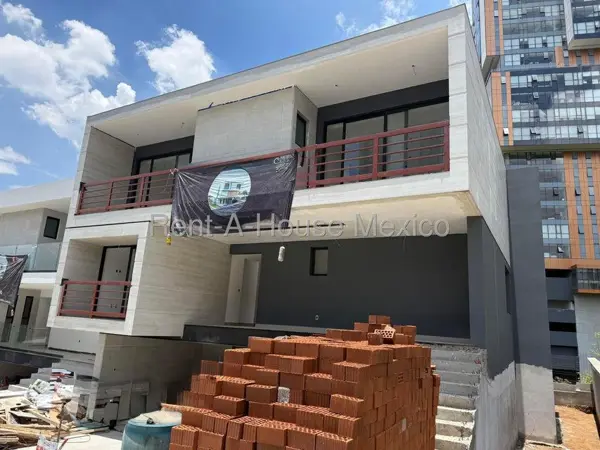 Casa en venta en Bosque Real, Huixquilucan — foto 1 de 31
