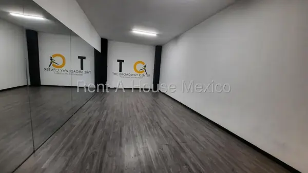 Casa de Uso Comercial en Renta en San Miguel Chapultepec, Miguel Hidalgo GIS 27-61 — foto 1 de 11