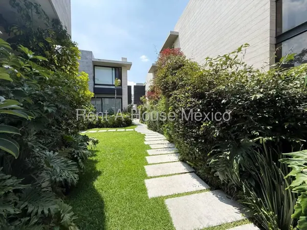 Departamento tipo Townhouse en Venta en Lomas de Tecamachalco, Naucalpan de Juarez RG 27-117 — foto 1 de 64