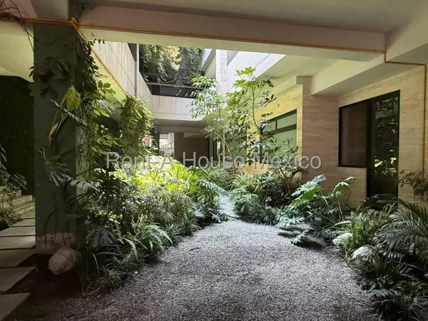 Casa en Venta en Naucalpan de Juarez, Lomas de Tecamachalco AM. 27-117 — foto 1 de 61