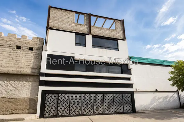 Edificio en Renta en del Carmen, Ecatepec de Morelos GIS 27-45. — foto 1 de 13