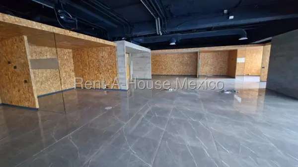 Local Comercial en Renta en Interlomas, Huixquilucan CR 26-1927. — foto 1 de 20