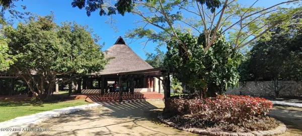 Terreno en Venta en Dzibilchaltun, Mérida JL 27-427. — foto 1 de 38