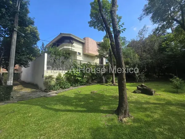 Casa en venta en Ciudad satélite Naucalpan de Juárez ZG 27-948 — foto 1 de 26