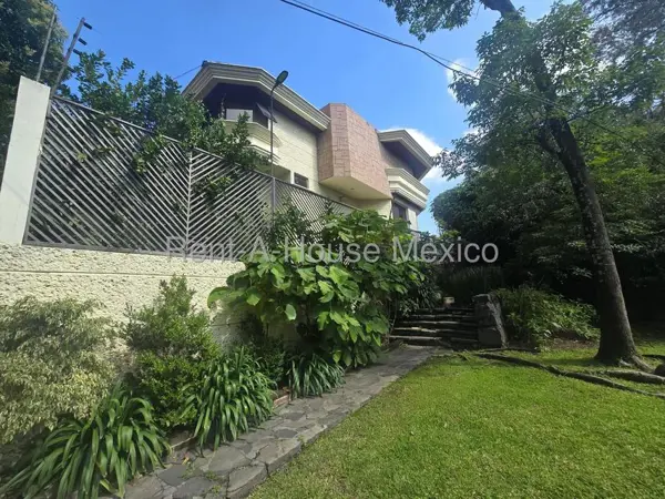 Casa en venta en Ciudad satélite Naucalpan de Juárez ZG 27-948 — foto 1 de 26