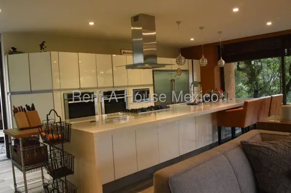 Casa en Venta en Hacienda de Valle Escondido, Atizapan de Zaragoza JL 27-1137. — foto 1 de 33