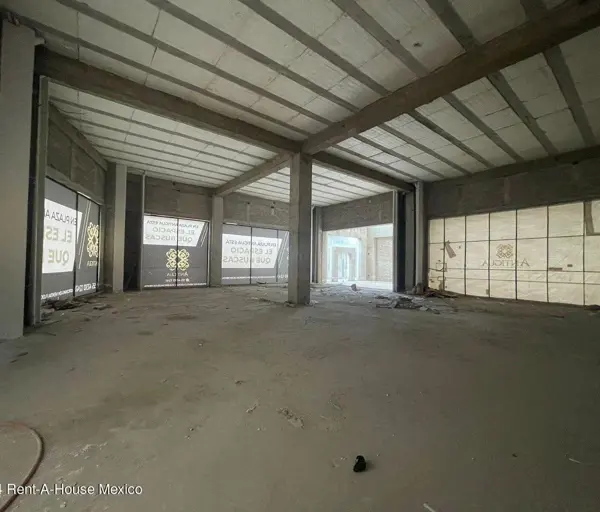 Local Comercial en Renta en Atizapan de Zaragoza,Hacienda de Valle Escondido GIS 26-3055. — foto 1 de 16