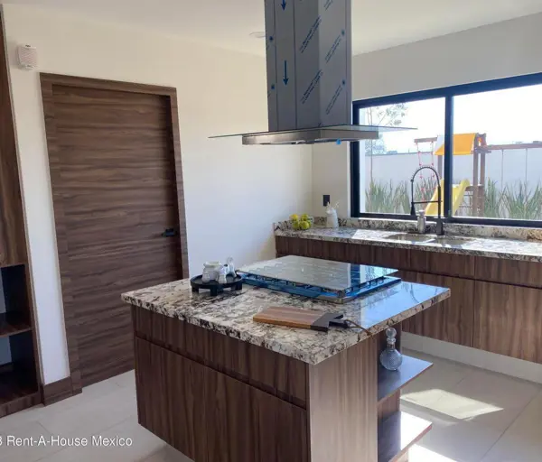 Casa en Venta en Metepec, Llano Grande GIS 26-2982. — foto 1 de 21