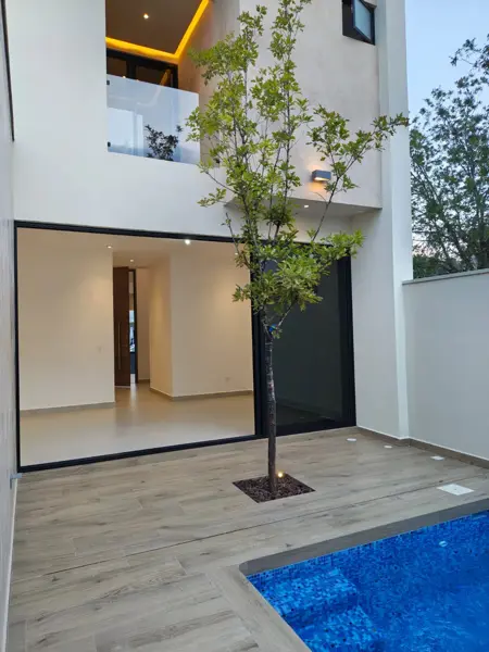 Casa en venta en Bosques de San Jose, Santiago — foto 2 de 10