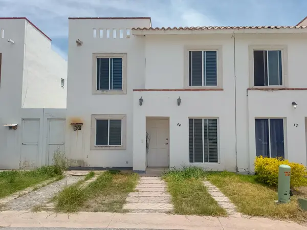 Excelente casa en Venta en Residencial senderos cerrada Arboledas — foto 1 de 29
