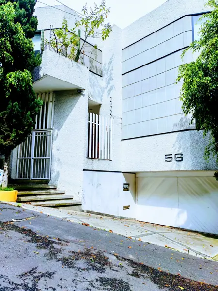 Casa en Renta en Lomas de las Aguilas - 382 M2 - Fraccionamiento Cerrado — foto 1 de 44
