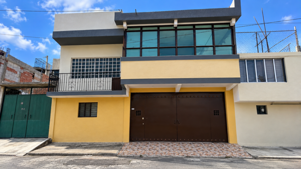 Casa de más de 300 m² de construcción en Puebla — foto 1 de 41