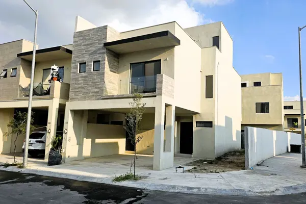 Casa en Esquina en Renta , Apodaca — foto 1 de 17